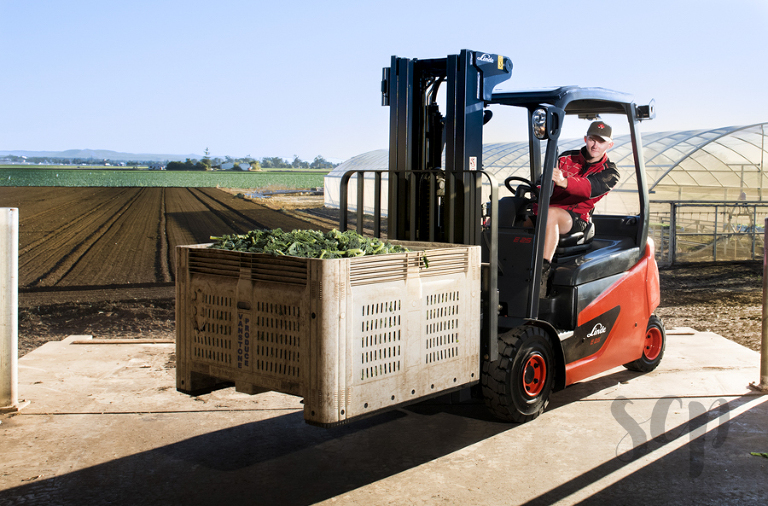 Advertising photographer sunshine coast, advertising photography Phill Jackson Eumundi, Business profile case study photography sunshine coast, advertising photoshoot for Linde forklift Australia