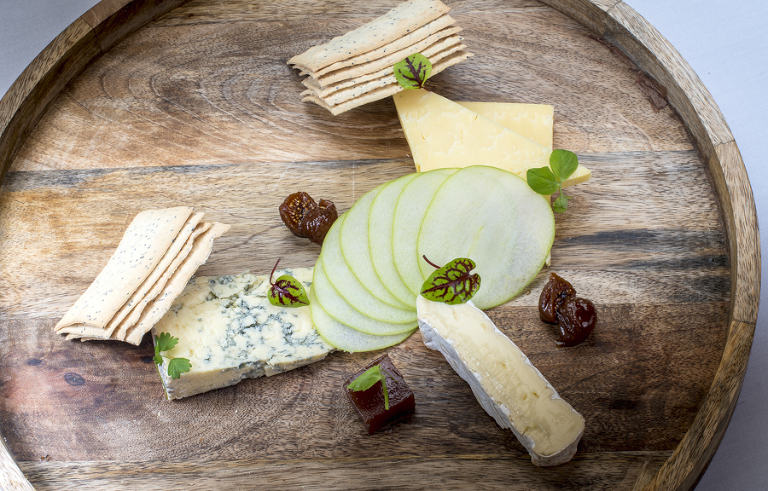 Food photographer Sunshine coast, Food photographer Noosa, Food styling and photography Sunshine coast Phill jackson, Cheese lifestyle and chef profile portrait photos of Rock salt Restaurant Noosa 